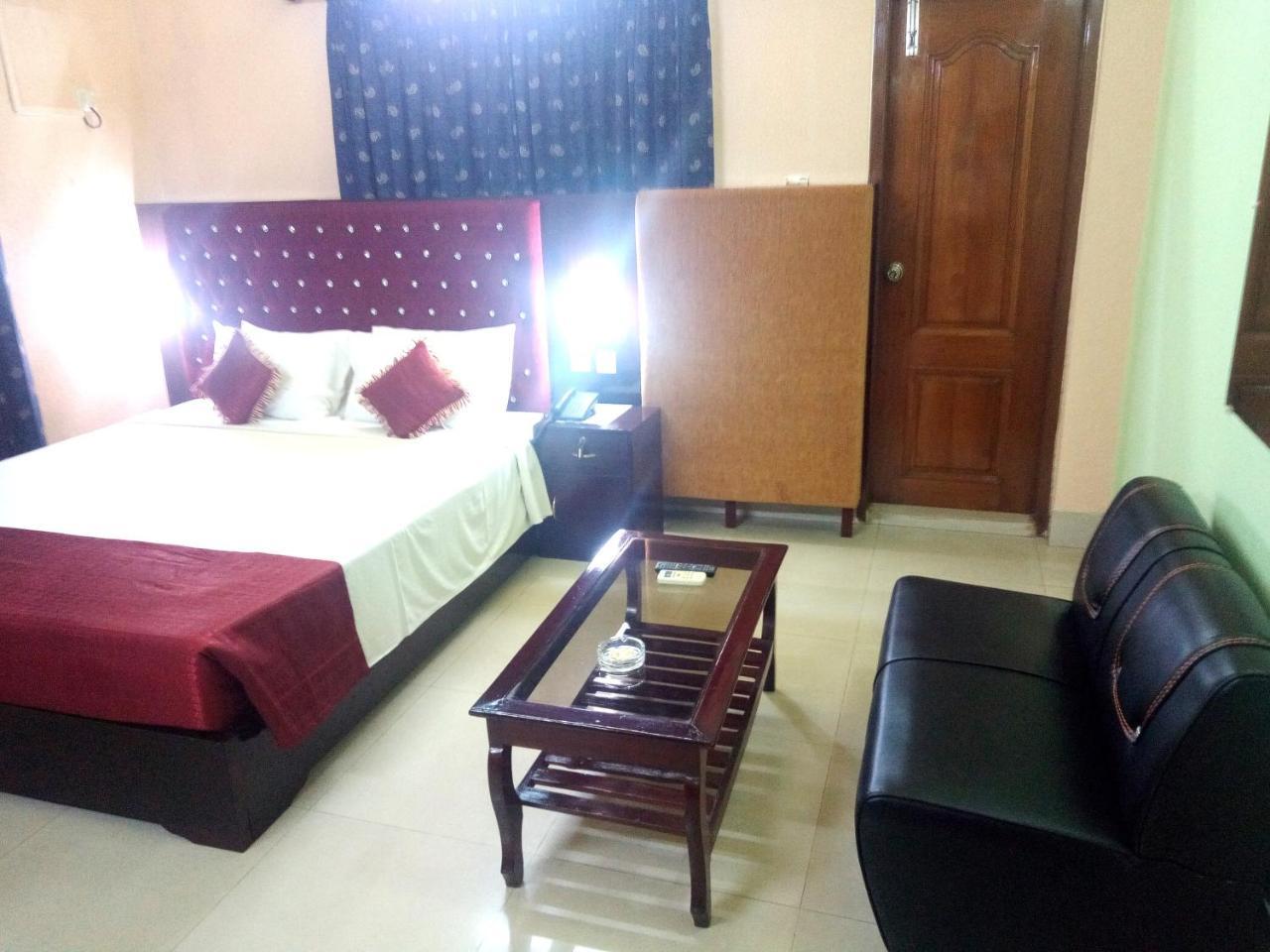 Hotel Lake View Plaza Dakka Dış mekan fotoğraf