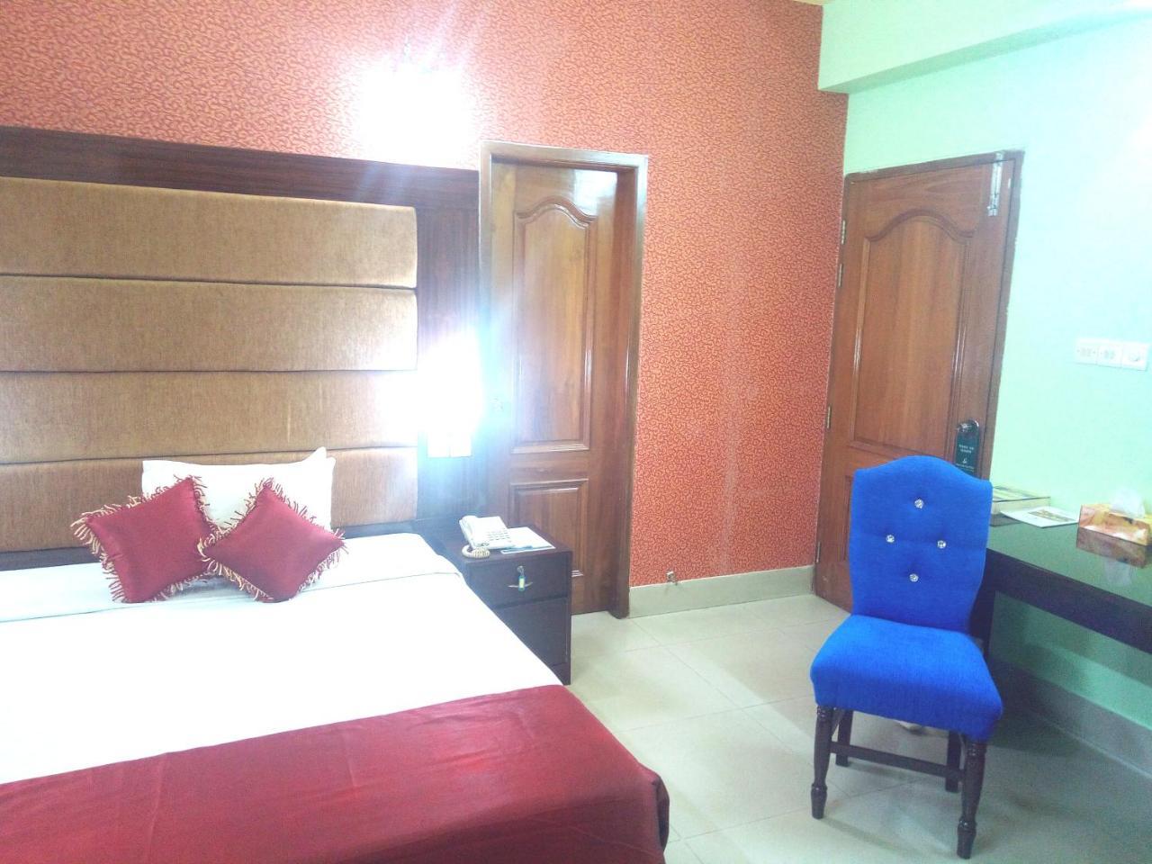 Hotel Lake View Plaza Dakka Dış mekan fotoğraf